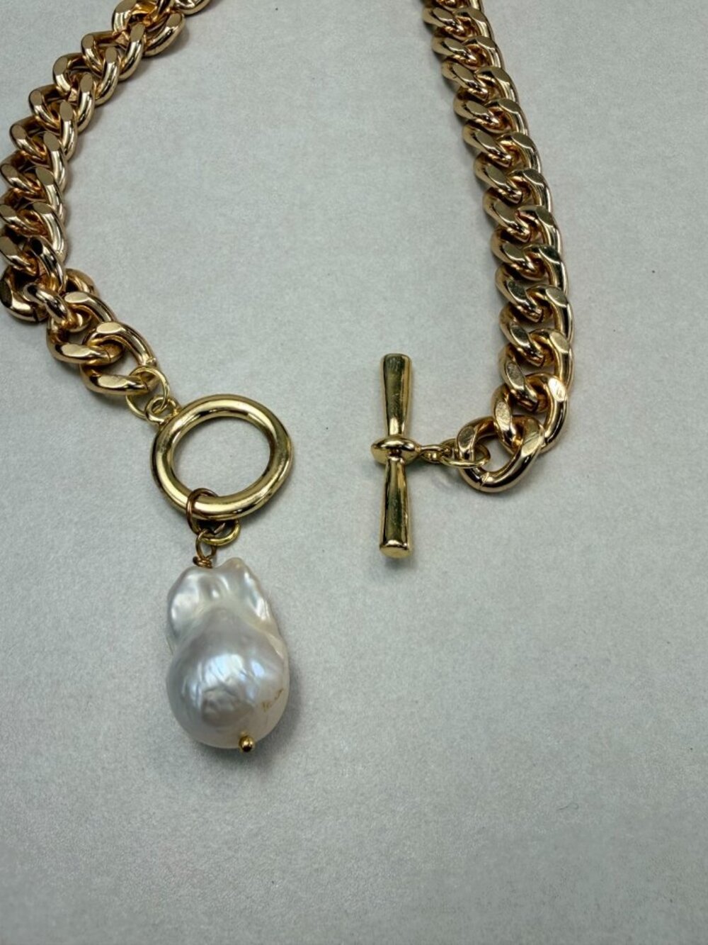 Modern Chunky Gold Tone Chain Necklace Baroque Freshwater Pearl Pendant - Picture 4 of 7